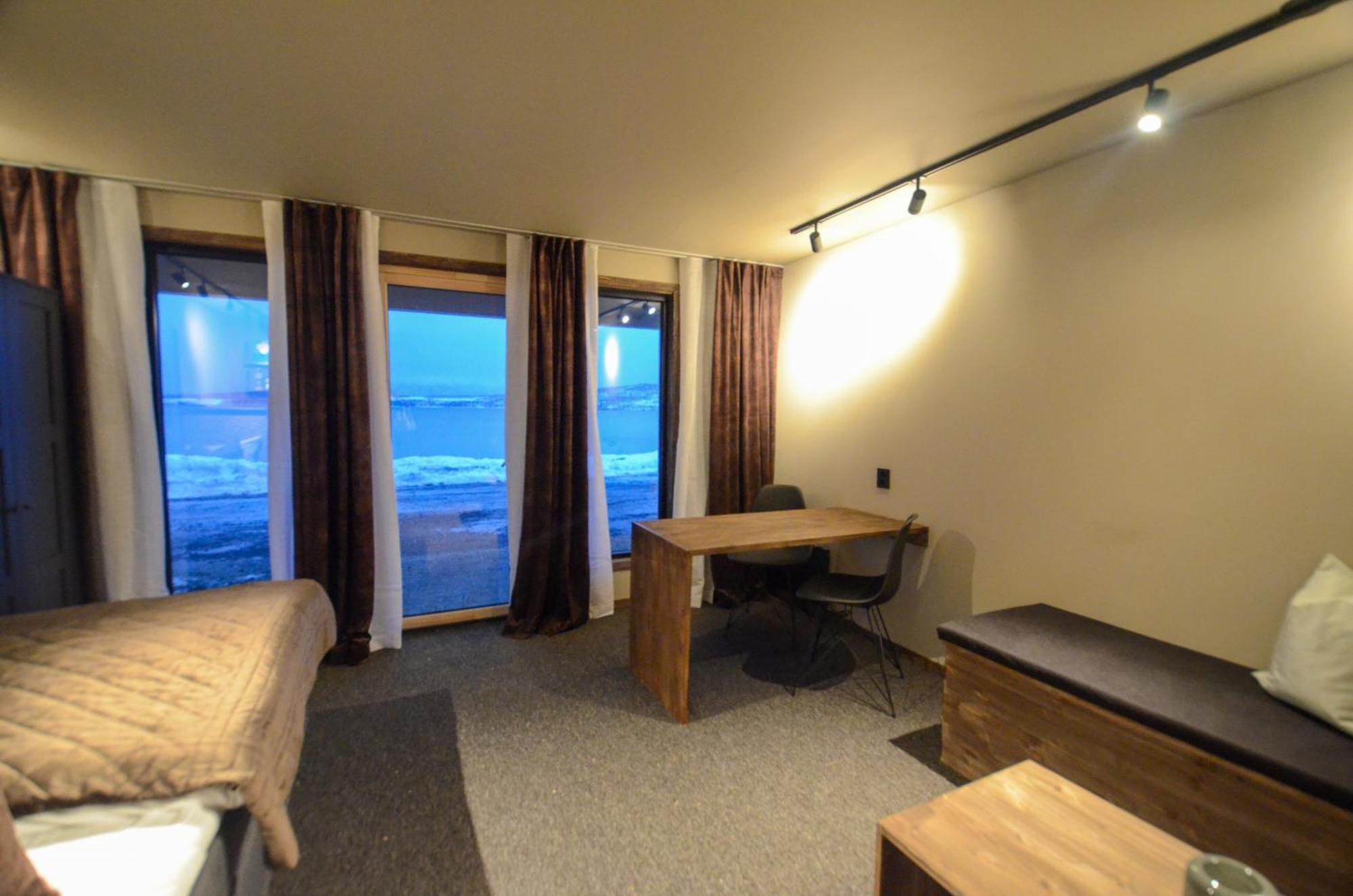 Steam Pier Apartman Kvaloya Szoba fotó