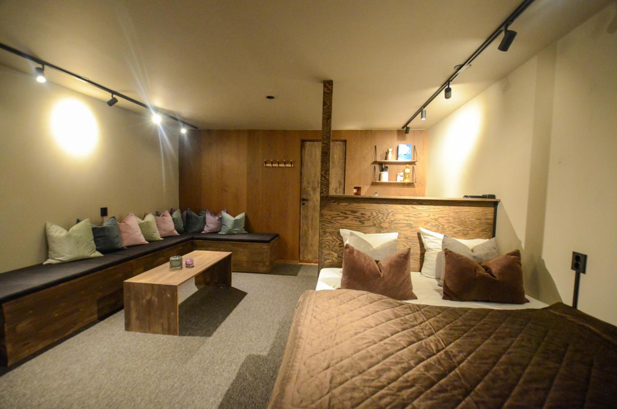 Steam Pier Apartman Kvaloya Szoba fotó